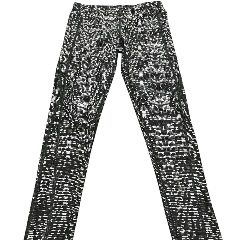 The North Face Womens Cropped Leggings Black Gray Chevron Abstract